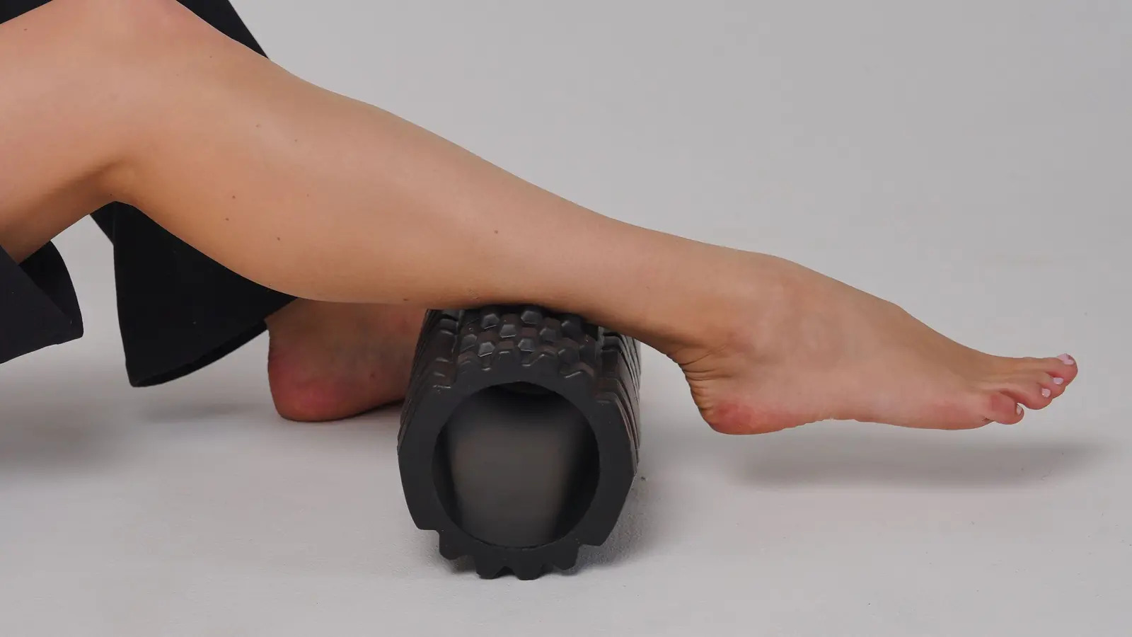 Kas toparlanması için foam roller ile baldır bölgesi çalışması
